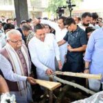 पूर्व मुख्यमंत्री मेजर जनरल भुवन चंद्र खंडूड़ी (से.नि) की अंतिम यात्रा में उमड़ा जनसैलाब, खड़खड़ी श्मशान घाट में राजकीय सम्मान के साथ किया गया अंतिम संस्कार, सेना एवं पुलिस के जवानों ने गार्ड ऑफ ऑनर देकर दी अंतिम सलामी