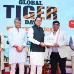 सीएम धामी ने वन्यजीव संरक्षण के क्षेत्र में उल्लेखनीय योगदान देने वालों को किया सम्मानित