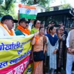 मुख्यमंत्री ने नेपाल आपदा राहत सहायता दल को हरी झंडी दिखाकर किया रवाना
